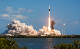 SpaceX, pale e picconi e l’illusione di indovinare il futuro